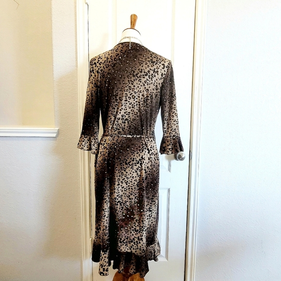 BCBG Paris Leopard Print Wrap 3/4 Bell Sleeves Dress Brown Black Tan L - Picture 12 of 15